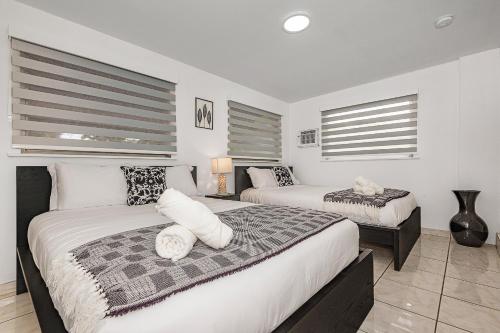 Charming home 12min to the Beach in Hallandale Beach, USA