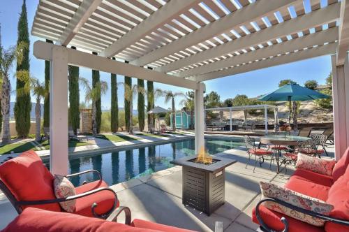 . Big Rv Near Wineries - 10 Acres, Pool, Pets, View