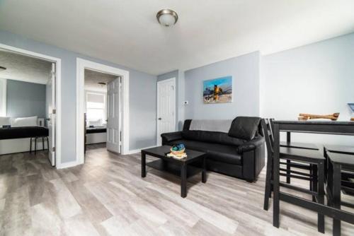 -- AGH Walkable - Free Parking - Washer & Dryer -- thumb 2