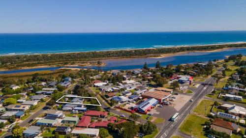 Lakes Entrance Beach House