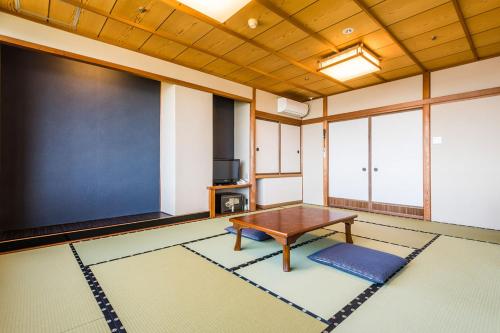 Large Japanese-Style Room - Non-Smoking