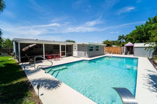 Bacolet Beach Luxe Pool Cottage in Palm Beach Gardens, Vereinigte Staaten von Amerika