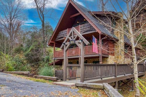 Bridgewood Cabin, Hot Tub, FREE Attraction tickets, WIFI!!!
