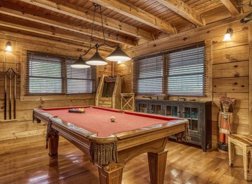Bridgewood Cabin Hot Tub FREE Attraction tickets WIFI!!! - image 3