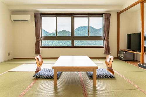 Maisonette- Twin Room with Tatami Area with Bathroom - Non-Smoking