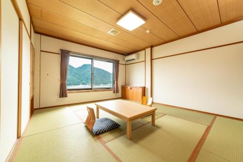 Maisonette- Twin Room with Tatami Area - Shared Bathroom - Non-Smoking