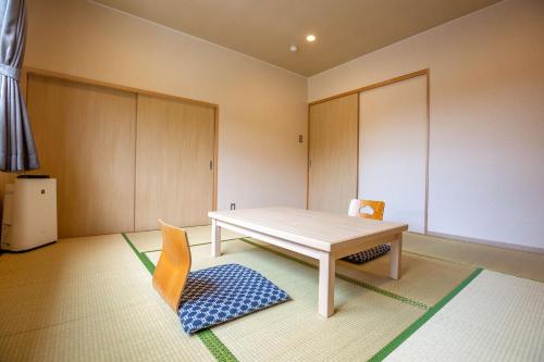 Economy Japanese-Style Room - Shared Bathroom - Non-Smoking