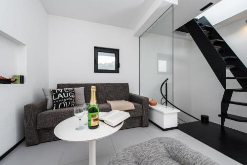 Villa Sun House - Happy Rentals in Dragove