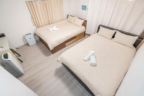 Ikebukuro East Exit Queen Bed Room