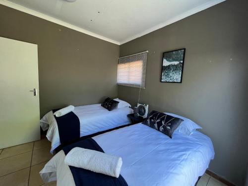 1 on Titania, Polokwane (fotografie 4)