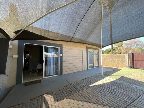 1 on Titania, Polokwane (fotografie 8)
