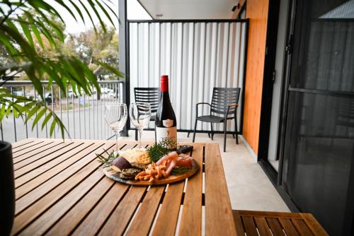 ระเบียง/ชานเรือน, Mansfield Apartments in แมนส์ฟิลด์