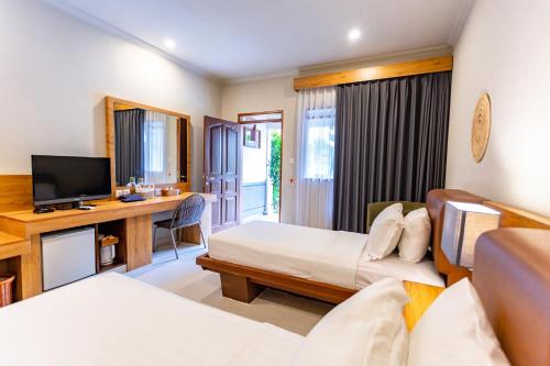 Deluxe Double or Twin Room image 8