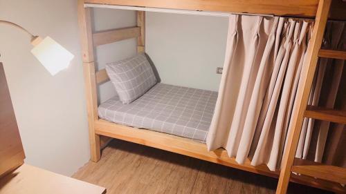 1 bunk bed