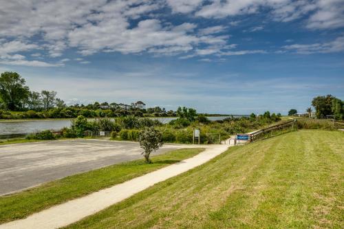 Modern Studio near Clive River in ไคลฟ์