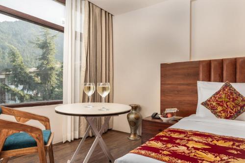 Double Room with Mountain View image 3