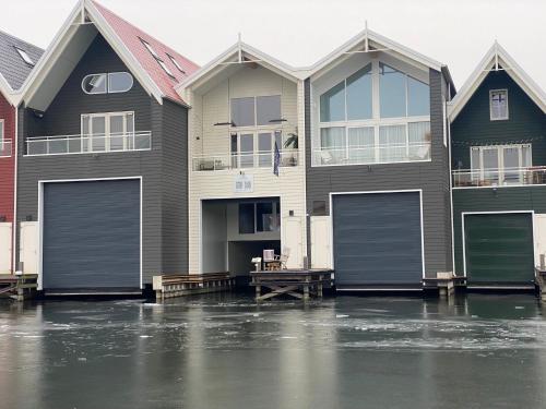 A szálláshely kívülről, Nomad Water Studio in Strokel