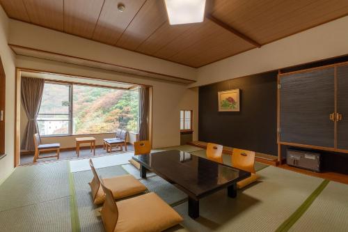 Japanese-Style Superior Room - Main Building - Smoking