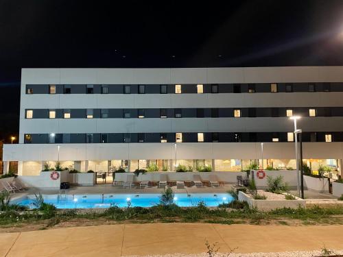 المنظر الخارجي, Stephouse Pozuelo Europa in بزول د الركن