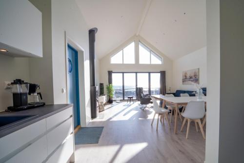 Konyha, Stylish Coastal House with Stunning Ocean View in Borhaug