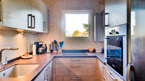 Kitchen, La Florida JK by CARLOSFERIEN in Altomira