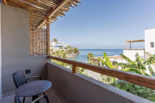Junior Suite with Garden or Side Sea View image 10