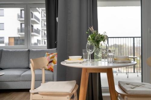 Barańczaka Cozy Studio with Parking in Poznań by Noclegi Renters - image 5