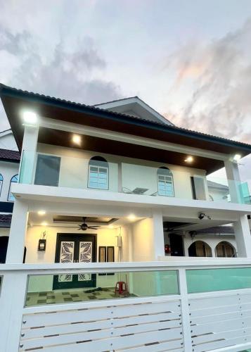 B&B Perai - Three Homestay - Bed and Breakfast Perai