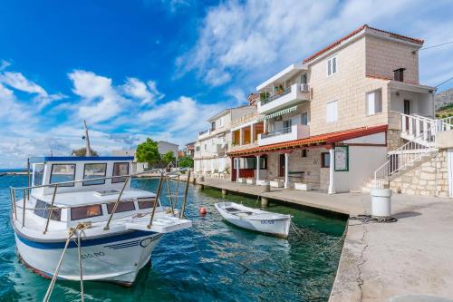  Apartments Bety in Dugi Rat