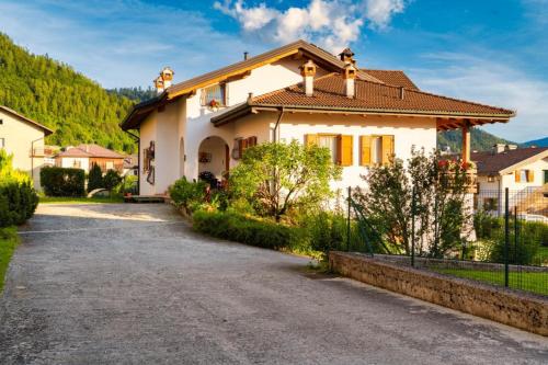  Villa Floris, Unterkunft in Castello Tesino