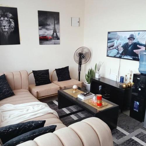 Modern Luxury 1 Bedroom Apt