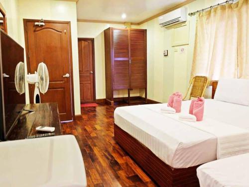 room detail thumbnail 1