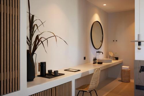 Cove Paros - image 4