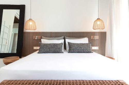 Chambre double, vue sur la piscine