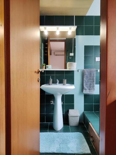 Bright Penthouse 2 M stops from Vatican Museums, Řím (fotografie 8)