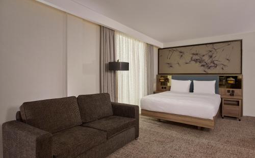 DoubleTree By Hilton Hull - image 7