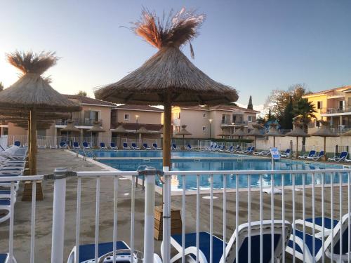 En famille à la plage avec piscine - Location saisonnière - La Londe-les-Maures