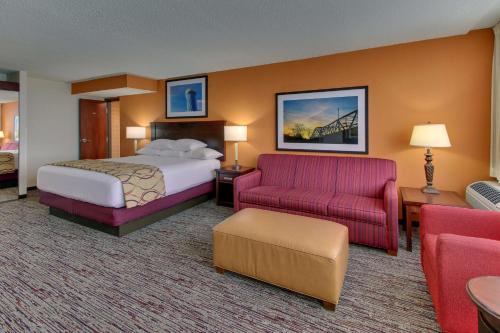 Pear Tree Inn St. Louis - Arnold - image 11