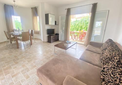 Villas Benicadims - BTB in Beniarbeig