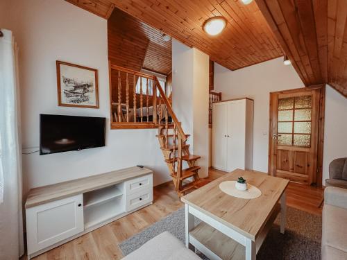 2 bedrooms, 4 beds