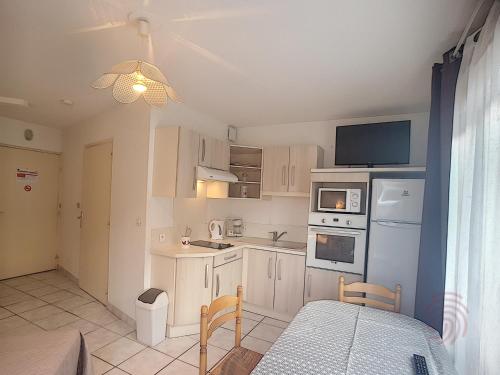 Studio Lamalou-les-Bains, 1 pièce, 2 personnes - FR-1-451-95