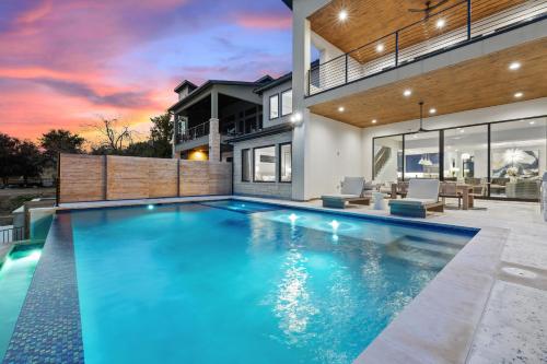 Luxe Lakefront Haven New Listing Promos Available detail
