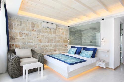 Nur Beach Hotel - image 4