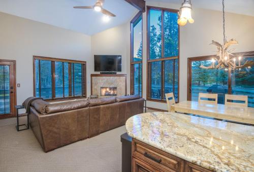4515 Bighorn Rd, unit A home in Vail, USA