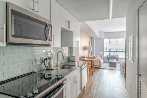 Mount Vernon studio w roof pool nr nightlife WDC-730 in Washington, USA