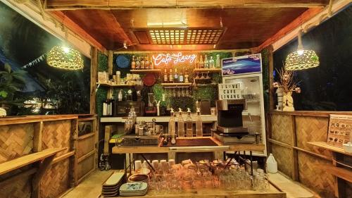Паб/Коктейль-бар, LK Farmcation Cabin Ligaya - Lucban, Quezon in Лукбан