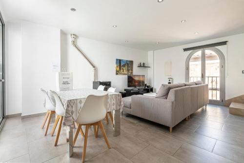 Townhouse Calvari - image 10