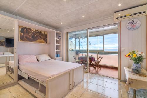 Superior One-Bedroom Apartment with Balcony