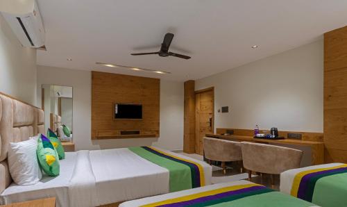 room detail thumbnail 1