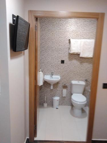 Hostal Bisbal ONLY ADULTS NO AC